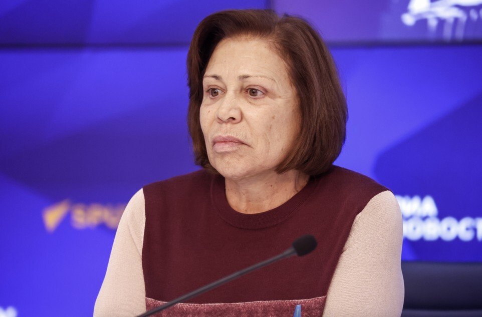 Роднина раскрыла правду о скандальном фото с Обамой и бананом Роднина раскрыла правду о скандальном фото с Обамой и бананом