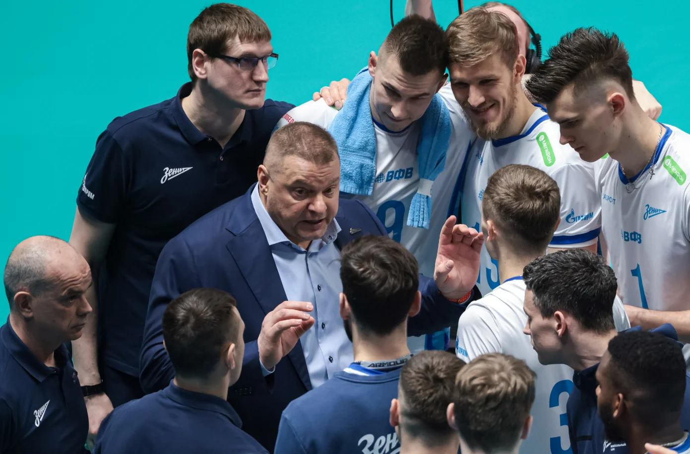 «Зенит» СПб поднялся на второе место Суперлиги после разгромной победы над «Оренбуржьем» «Зенит» СПб поднялся на второе место Суперлиги после разгромной победы над «Оренбуржьем»