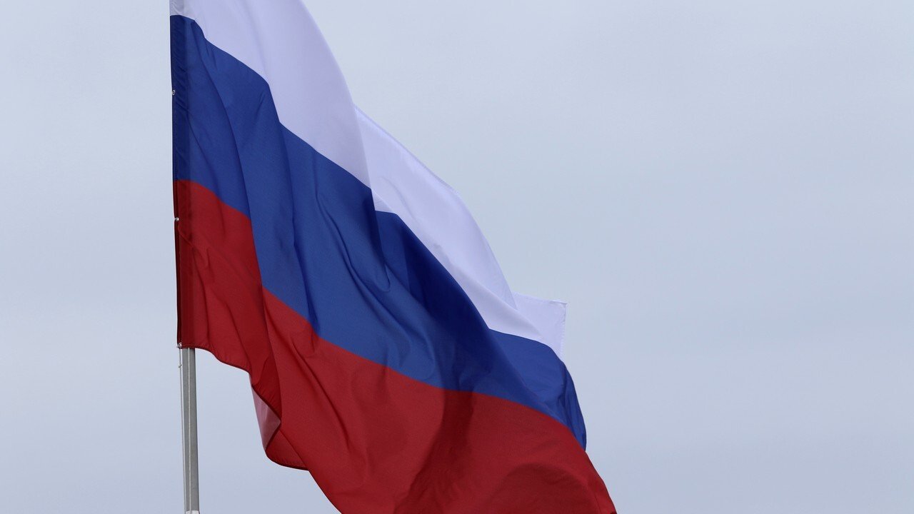 ISU объяснил, почему фигуристам из России запретили флаг, а спортсменам из США и Израиля