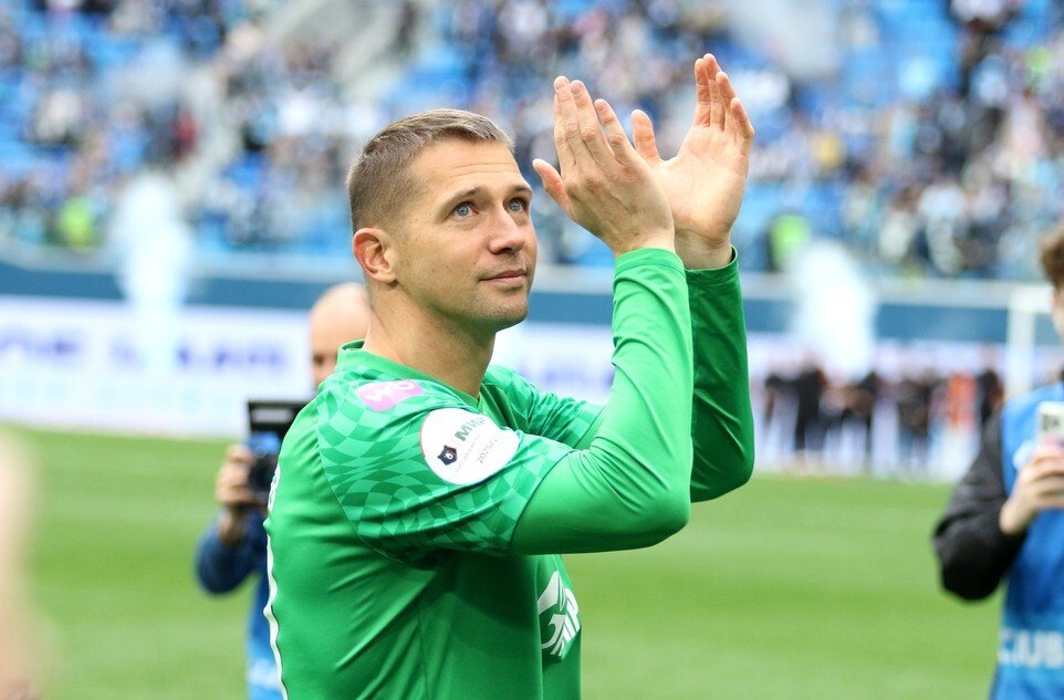 Кержаков стал тренером вратарей «Зенита» спустя месяц после завершения игровой карьеры Кержаков стал тренером вратарей «Зенита» спустя месяц после завершения игровой карьеры