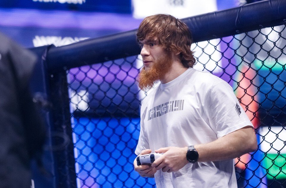 Тренер Шары Буллета высмеял Перейру перед поединком в UFC Тренер Шары Буллета высмеял Перейру перед поединком в UFC