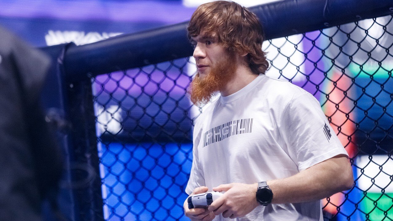 Шара Буллет в тяжёлом бою победил Перейру на турнире UFC в Баку Шара Буллет в тяжёлом бою победил Перейру на турнире UFC в Баку