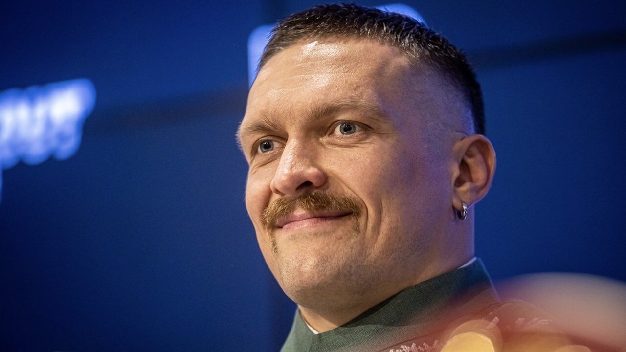 Усик начал переговоры с промоушеном Даны Уайта по поводу прощального боя