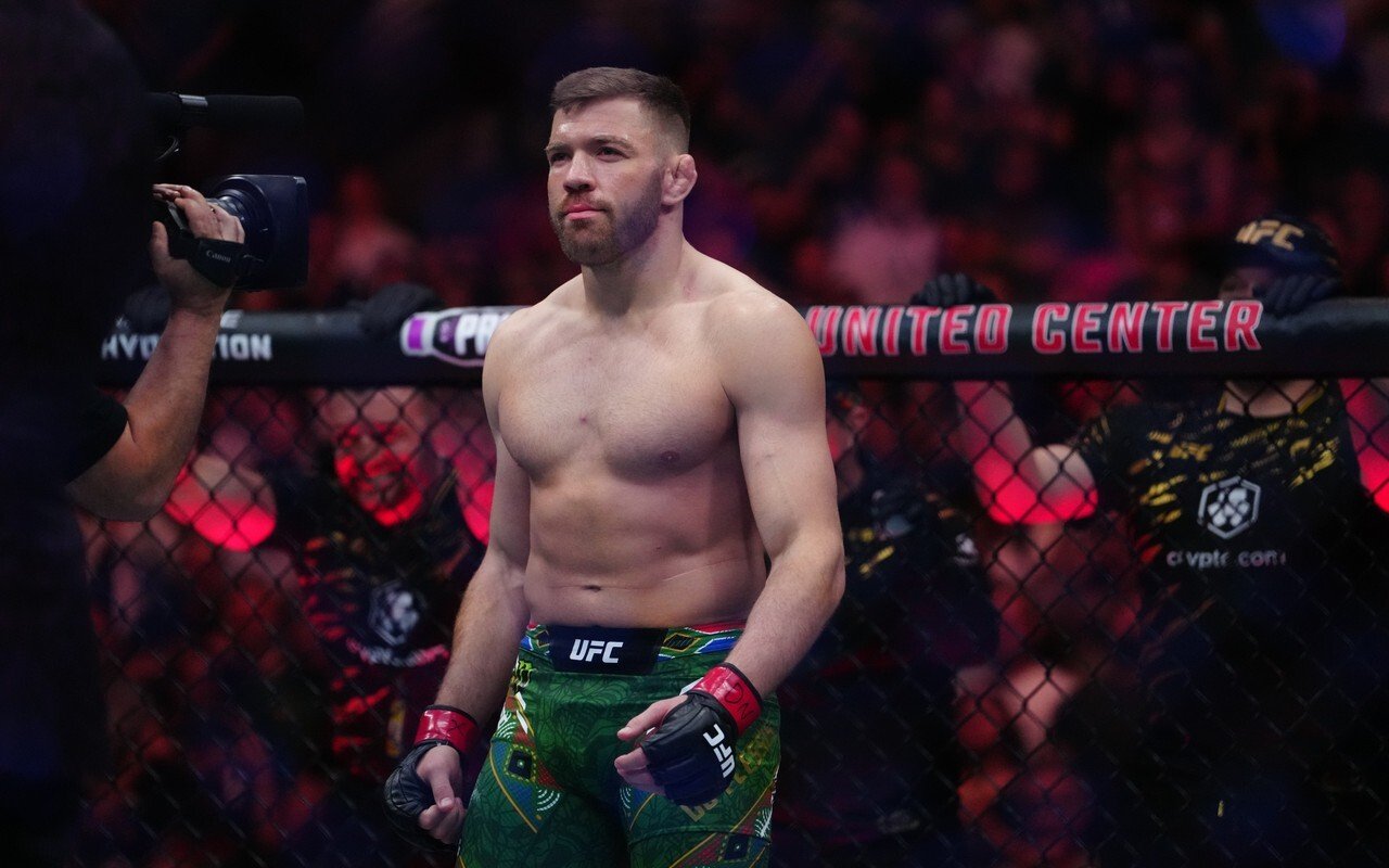 Дю Плесси одержал победу над Усманом на UFC Fight Night 281 Дю Плесси одержал победу над Усманом на UFC Fight Night 281