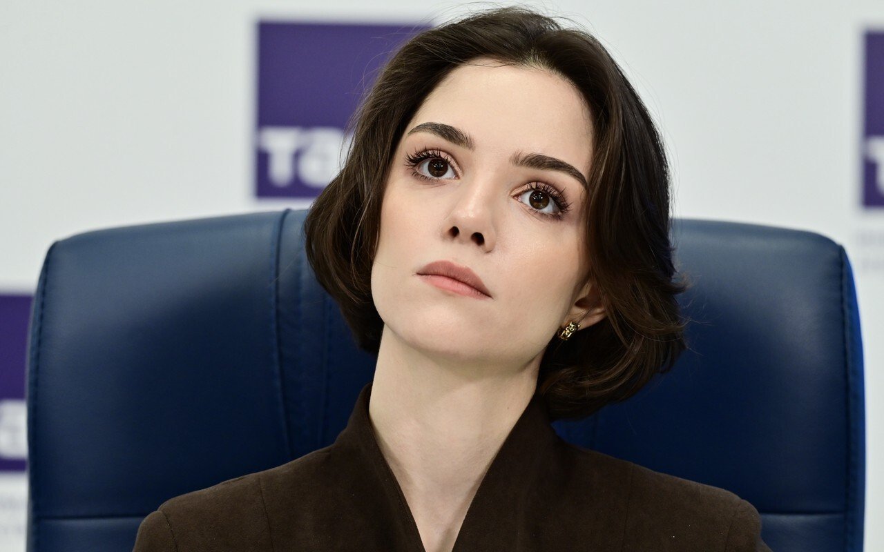 Медведева отреагировала на помолвку Щербаковой с бывшим хоккеистом Медведева отреагировала на помолвку Щербаковой с бывшим хоккеистом