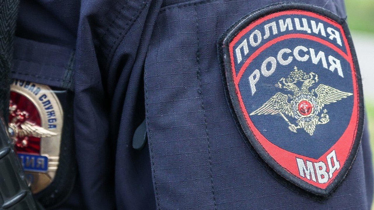 МВД начало поиск болельщиков, бросавших бутылки в матче за Суперкубок России МВД начало поиск болельщиков, бросавших бутылки в матче за Суперкубок России