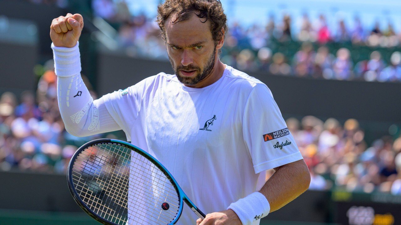 Сафиуллин поднялся на 36 мест в обновлённом рейтинге ATP, Зверев стал второй ракеткой мира Сафиуллин поднялся на 36 мест в обновлённом рейтинге ATP, Зверев стал второй ракеткой мира